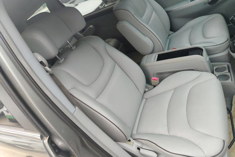 Used Luxgen Great 7 MPV 2016 2.2T Smart Enjoyment Version Right Front Seat