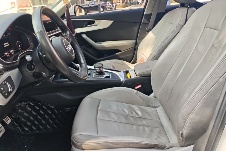 Used Audi A4L 2018 30th Anniversary Edition 40 TFSI Fashion Model
