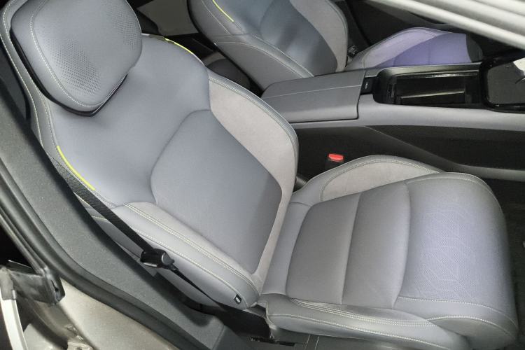 Used Lynk & Co 08 EM-P 2023 120km Long-Range Halo