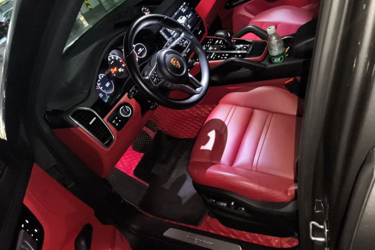 Used Porsche Cayenne 2019 Cayenne Coupé 3.0T Left Front Seat