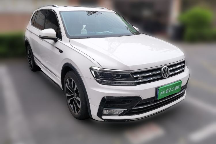 Used Volkswagen Tiguan L 2020 330TSI Automatic Two-Wheel Drive R-Line Flagship Version China VI Standard Front Right 45 Deg