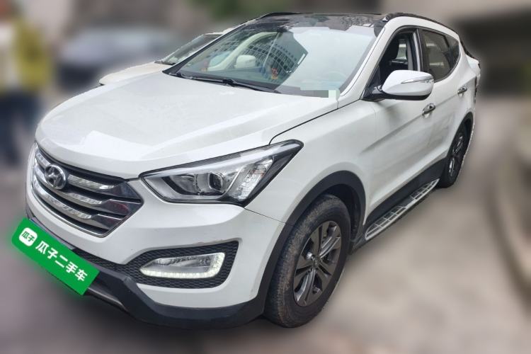 Used Hyundai Santa Fe 2015 2.4L Automatic Two-Wheel Drive Smart Version 5 Seats