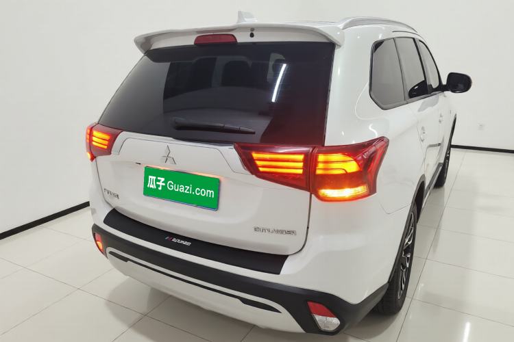 Used Mitsubishi Outlander 2019 2.0L Two-Wheel Drive Comfort Edition 5 Seats China VI Standard
