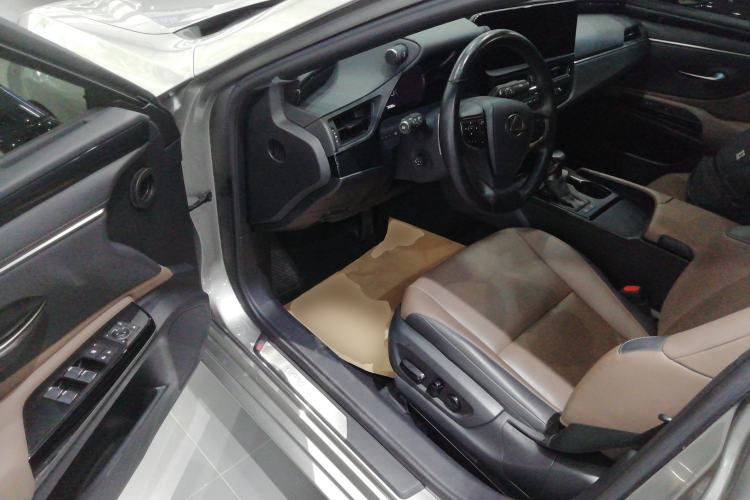 Used Lexus ES 2022 200 Excellence Edition
