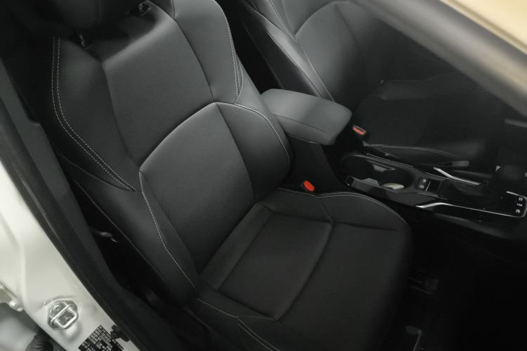 Used Toyota FRONTLANDER 2024 2.0L Smart Electric Hybrid Dual-Engine Luxury Edition Right Front Seat