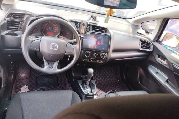 Used Honda Fit 2018 1.5L CVT Comfort Version Center Console