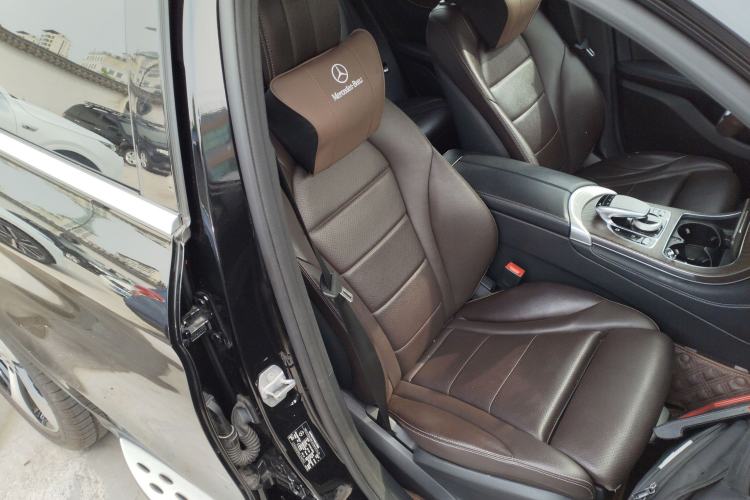 Used Mercedes-Benz GLC 2018 Refreshed GLC 300 4MATIC Dynamic Edition Right Front Seat