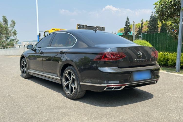 Used Volkswagen Magotan 2023 2 Million Units Limited Edition 330TSI DSG Leading Version
