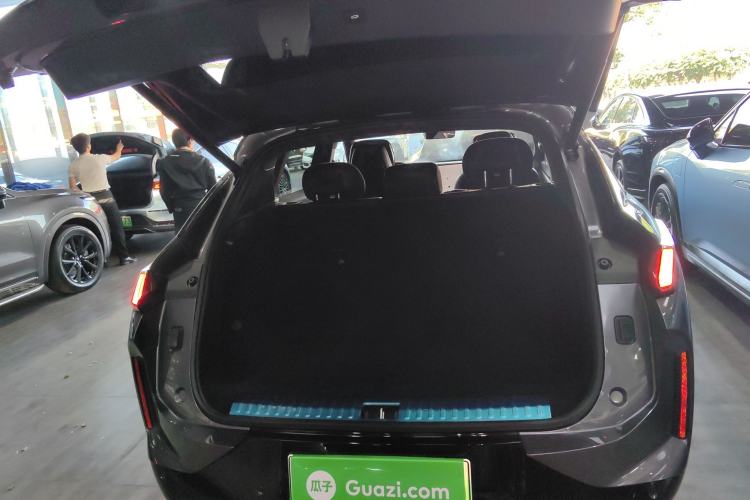 Used Lynk & Co 08 EM-P 2023 220 km Limited-Time Edition
