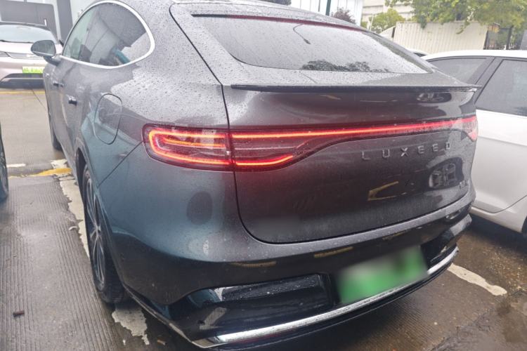 Used Hima Luxeed R7 2026 Model Range-Extending Ultra
