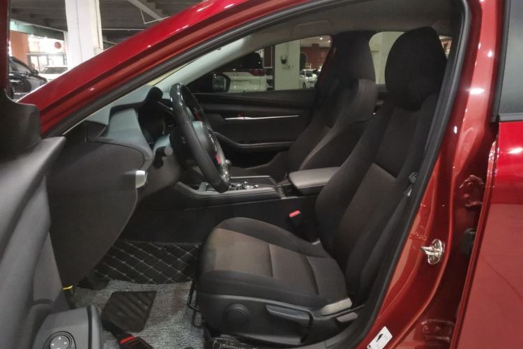 Used Mazda Mazda 3 Axela 2025 Model, 1.5L Manual, Quality Beauty Edition