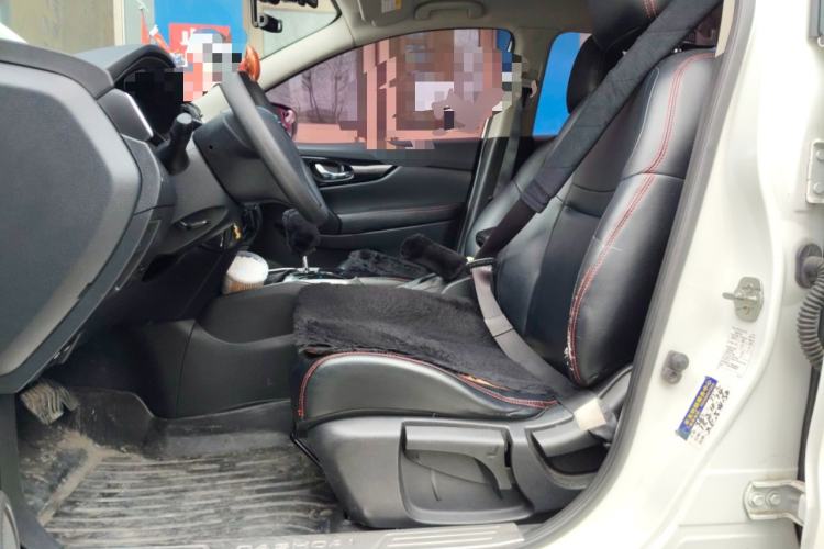 Used Nissan Qashqai 2016 2.0L CVT Elite Edition Left Front Seat