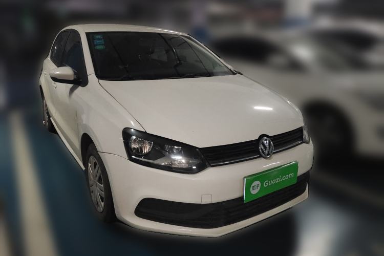 Used Volkswagen Polo 2016 1.4L Manual Fashion Model Front Right 45 Deg