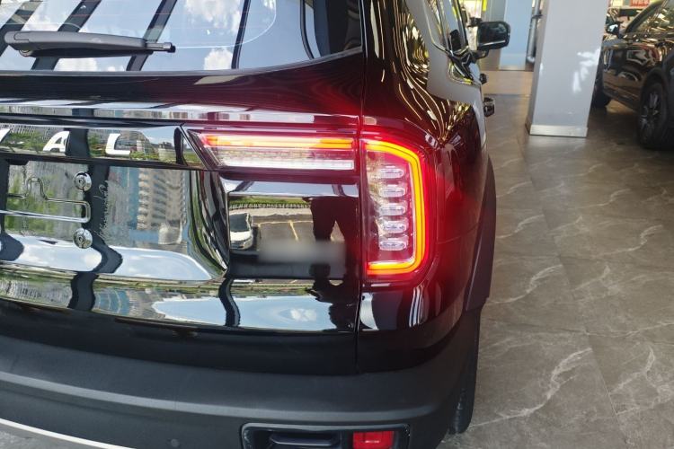Used Haval DARGO 2022 1.5T DCT Two-Wheel Drive Border Collie Edition Right Rear Taillight