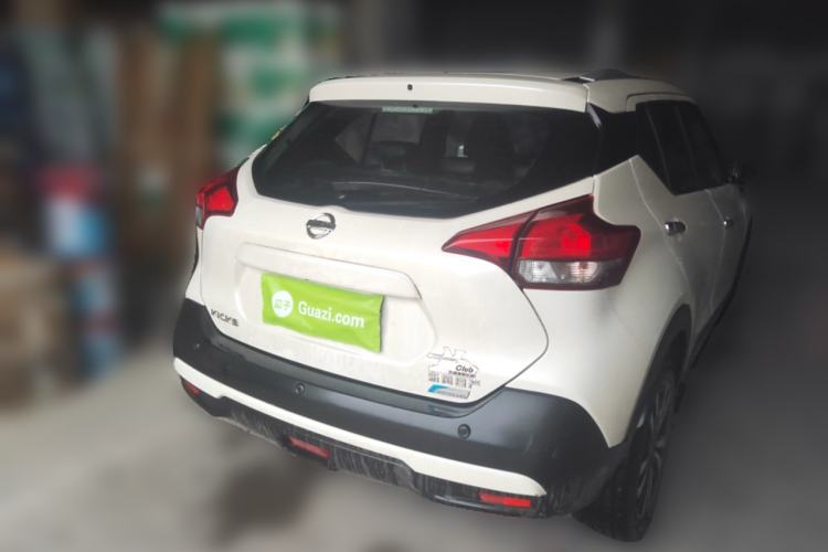 Used Nissan Kicks 2017 1.5L CVT Smart Drive Edition Rear Right 45 Deg