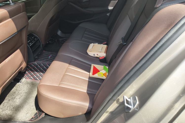 Used BMW 5 Series 2019 525Li Luxury Package Left Rear Seat