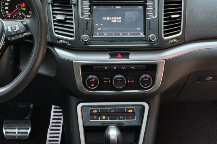 Used Volkswagen Sharan 2018 Revised Version 380TSI Comfort Edition 7-Seater
