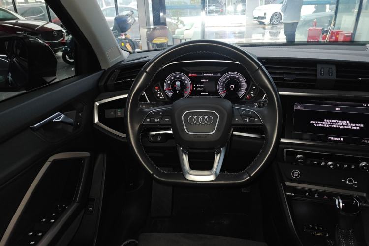 Used Audi Q3 2023 35 TFSI Fashion Dynamic Model (1.5T)
