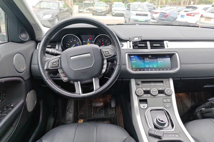 Used Land Rover Range Evoque 2018 240 PS SE Smart Brilliance Edition Steering Wheel