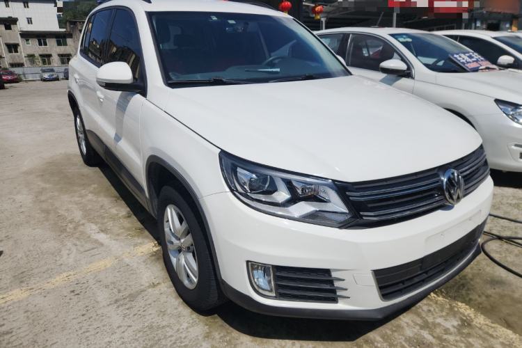 Used Volkswagen Tiguan 2016 300TSI Automatic Two-Wheel Drive Trend Edition Front Right 45 Deg