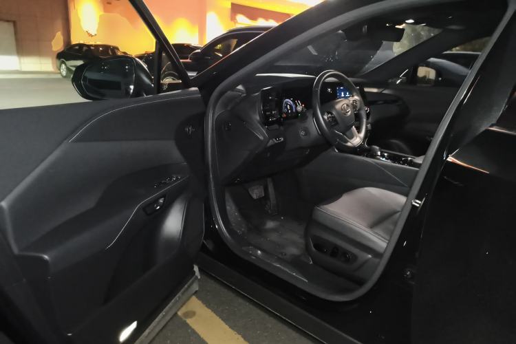 Used Lexus RX 2023 350h Two-Wheel Drive Enjoyment Version
