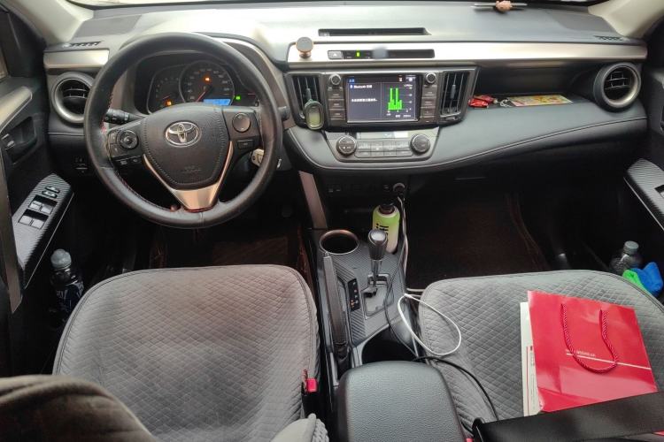 Used Toyota RAV4 2015 2.0L CVT Two-Wheel Drive Fashion Edition