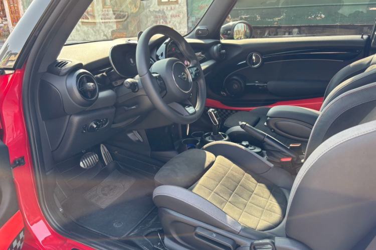 Used MINI 2023 Updated 2.0T COOPER S Racing Driver Interior 5