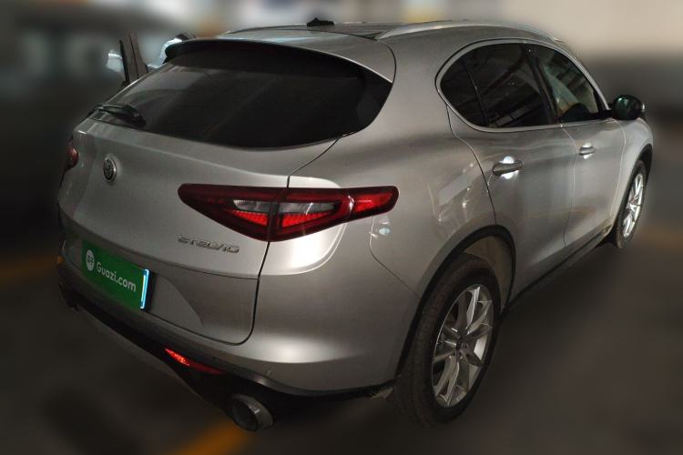 Used Alfa Romeo Stelvio 2017 2.0T 200HP Luxury Edition Rear Right 45 Deg