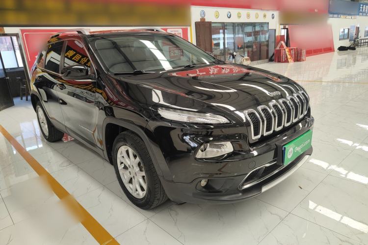 Used Jeep Cherokee 2017 2.0L Superior Edition
