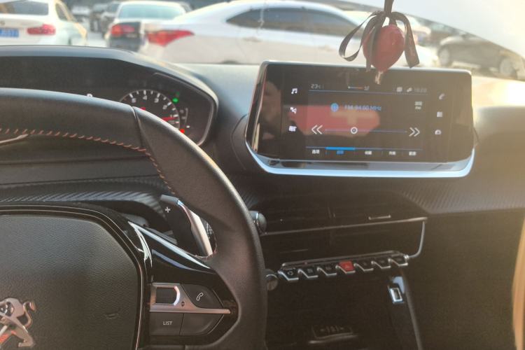 Used Peugeot 2008 2022 230THP THE ONE Center Console