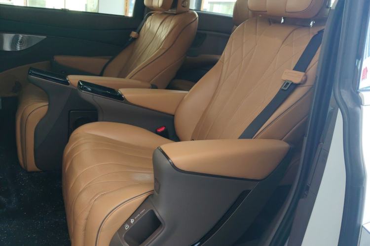 Used Denza D9 2022 DM-i 970 Four-Wheel Drive Prestige Model