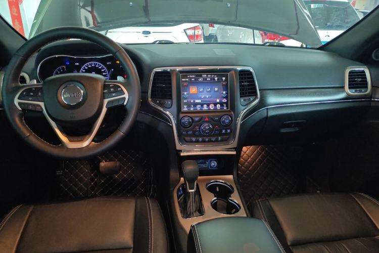 Used Jeep Grand Cherokee 2016 3.0L Comfort Navigation Edition Center Console