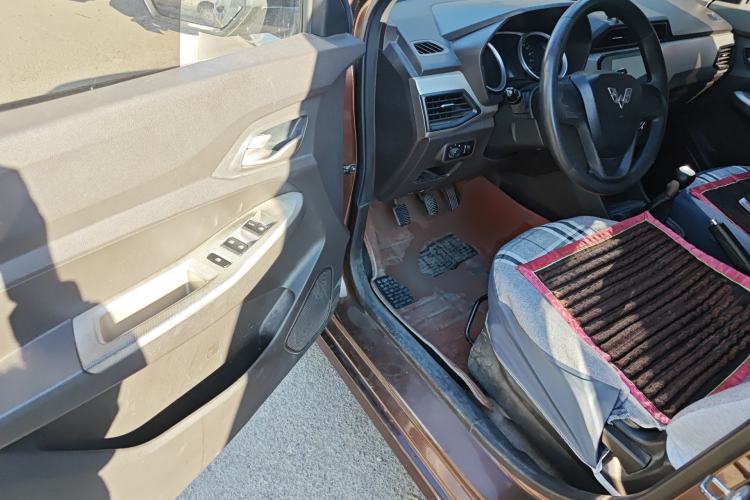 Used Wuling Hongguang 2018 1.5L S Comfort Model L2B Driver Seat