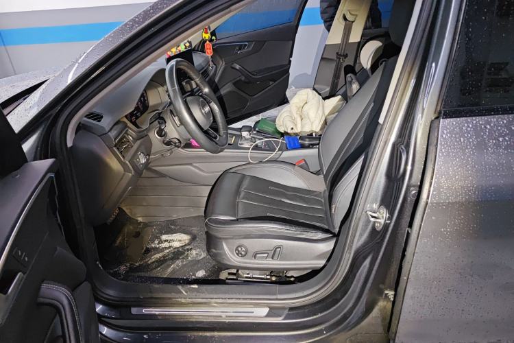 Used Audi A4L 2020 40 TFSI Fashionable and Elegant Model
