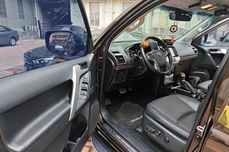 Used Toyota Prado 2018 3.5L Automatic VX NAVI with Rear-Mounted Spare Tire