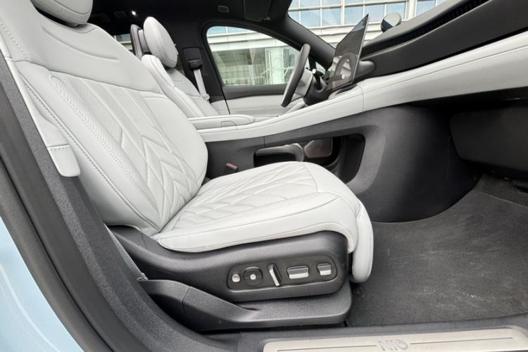 Used Nio ES6 2025 75 kWh Interior 6