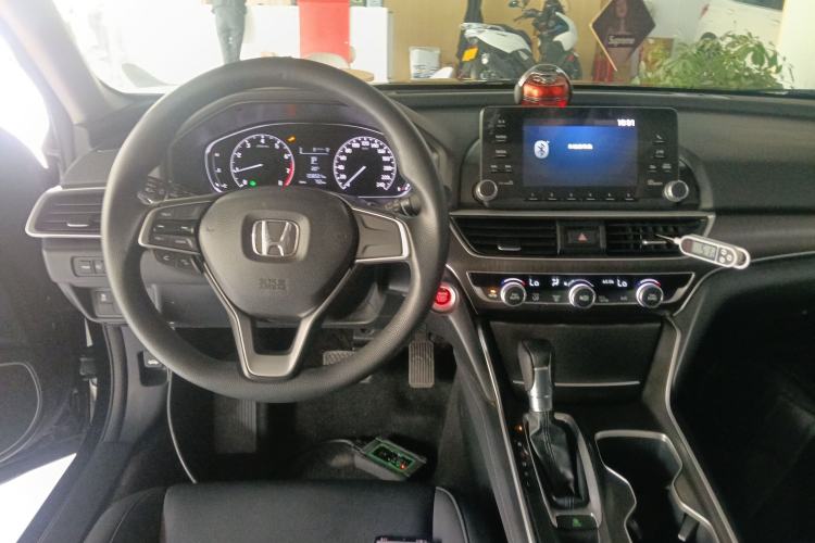 Used Honda Accord 2018 230TURBO Comfort Edition China VI Emission Standard Center Console