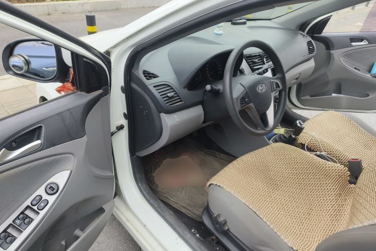 Used Hyundai Verna (older generation) 2016 1.4L Manual Flagship TOP Model
