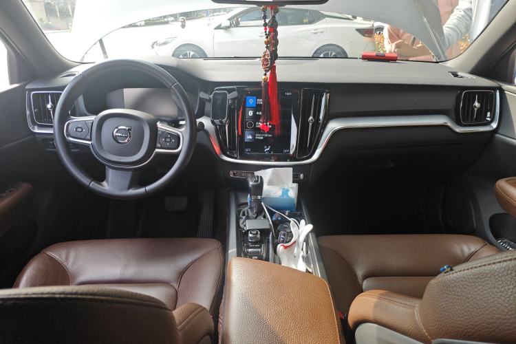 Used Volvo S60 2021 T4 Zhiyi Luxury Edition
