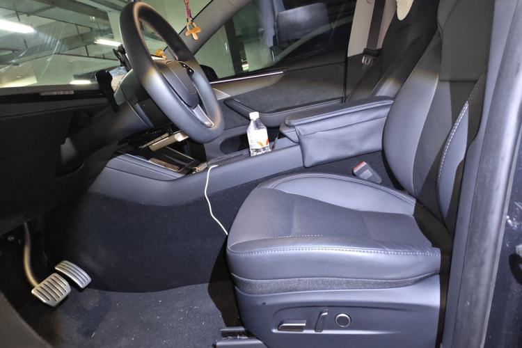 Used Tesla Model Y 2025 Long-Range All-Wheel Drive First Edition