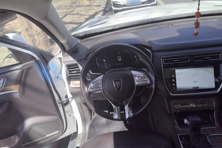 Used Roewe RX8 2018 30T Smart Connectivity Two-Wheel Drive Supreme Edition
