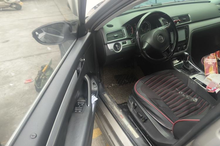 Used Volkswagen Passat 2014 1.8TSI DSG Prestige Navigation Edition Driver Seat