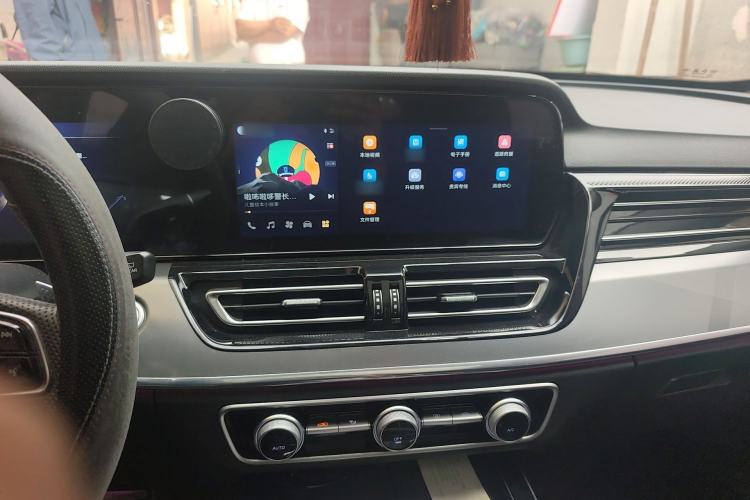 Used Hongqi HS5 2023 2.0T Four-Wheel Drive Flagship Pro Edition Interior 2