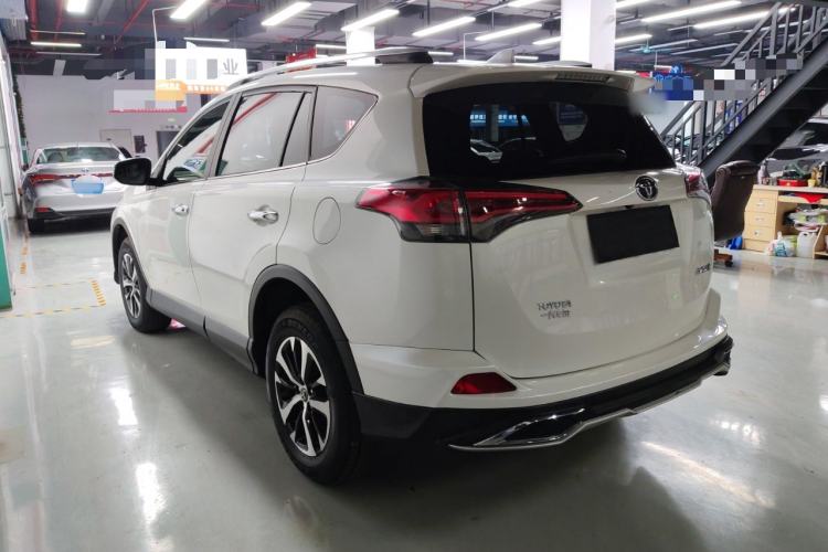 Used Toyota RAV4 2016 2.0L CVT Two-Wheel Drive Fashion Edition China V Standard