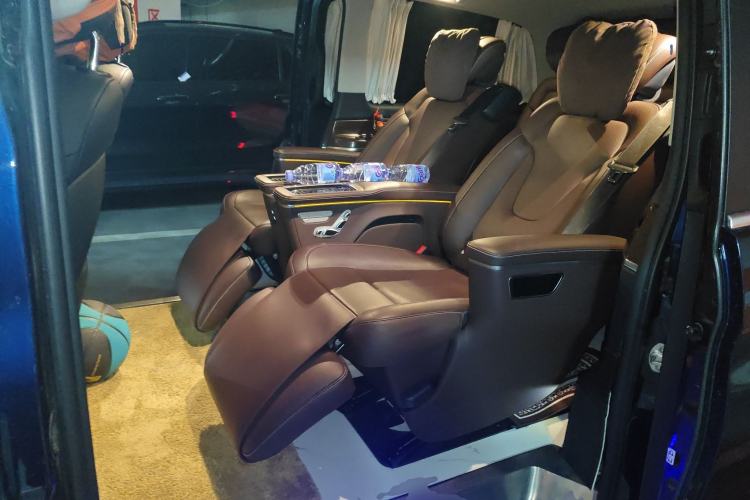 Used Mercedes-Benz V-Class 2021 V 260 Avantgarde Edition