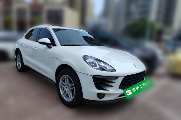 Used Porsche Macan 2017 Macan 2.0T Front Right 45 Deg