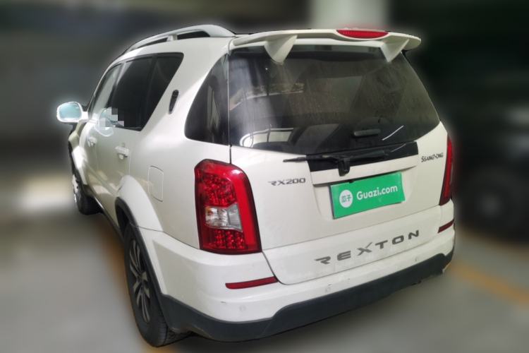 Used SsangYong Rexton W 2014 2.0T Four-Wheel Drive Luxury Navigation Version with 5 Seats
