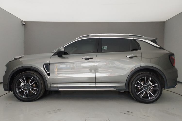 Used Lynk & Co 01 2021 2.0TD Two-Wheel-Drive Pro Trim Exterior 6