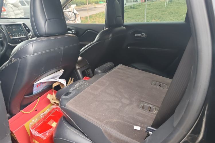 Used Jeep Cherokee 2016 2.4L Professional Smart Version