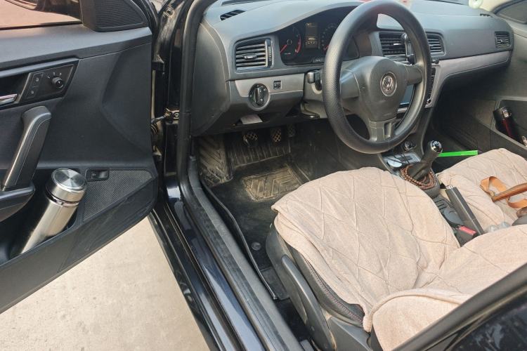 Used Volkswagen Lavida 2013 Revised Classic 1.6L Manual Fashion Edition Driver Seat